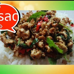 กะเพราโบราณไก่สับราดข้าว