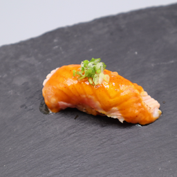 (GS04) Salmon Spicy Sushi (1P)