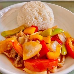 เนื้อผัดเปรี้ยวหวาน ราดข้าว