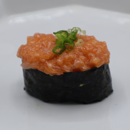 (GS39) Salmon Spicy Gunkan