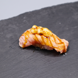 (GS09) Salmon Teri Mayong Sushi (1P)