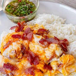 ไข่ขยี้เบคอน