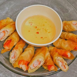 เกี๊ยวไก่ปูอัดทอดกรอบเนื้อแน่นๆ