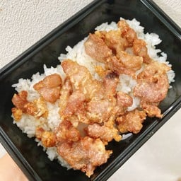 ข้าวหมูทอดน้ำปลา