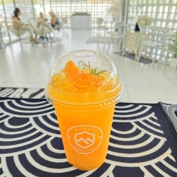 น้ำส้มคั้นสด