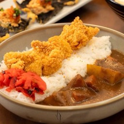 ข้าวแกงกะหรี่ไก่คาราอาเกะ
