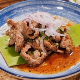 น้ำตกน่องลาย