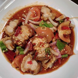 ยำหมูกรอบปลาร้า