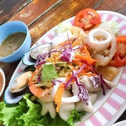 บ้านก๋วยเตี๋ยวปลาสด ลพบุรี