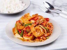 ทะเลผัดไข่เค็ม ราดข้าว