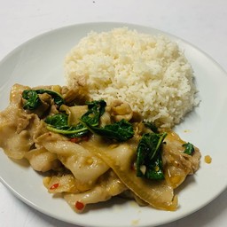 กะเพราหมู3ชั้น