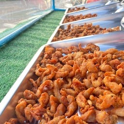เจ๊แต๋ม ส้มตำ  หมูทอด ไก่ทอด