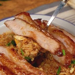 ข้าวผัดแจ่วเสือร้องไห้