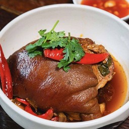 ขาหมูสามรส รสเด็ด