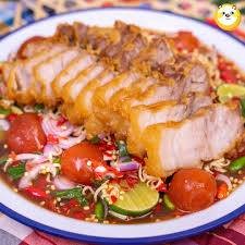 ยำหมูกรอบ