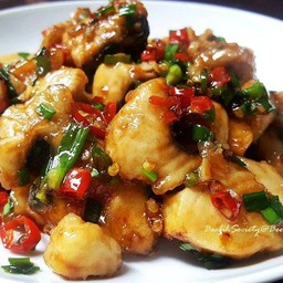 เนื้อปลาเก๋าทอดคั่วพริกเกลือ