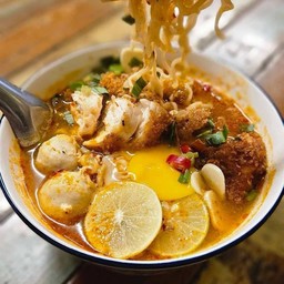 มาม่าหม่าล่าไก่กรอบ