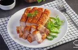 หมูกรอบ