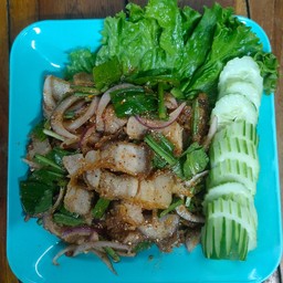 ลาบหมูกรอบ
