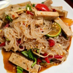 [อร่อยซ่ากับโค้ก] ตำเส้นเล็กหมูยอ +  โค้ก ออริจินัล (ขวด)