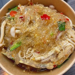 ยำเส้นแก้วเล็กเห็ดเข็มทอง