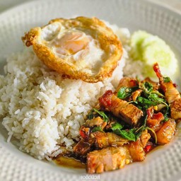 ข้าวกะเพราหมูกรอบ