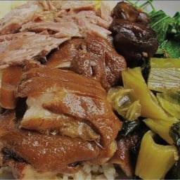 ตานิต.ผัดกะเพาหัวโขน ขาหมู ก๋วยจั๊บ ลาดกระบัง