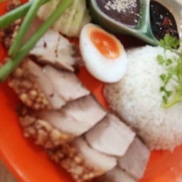 ข้าวหมูกรอบ