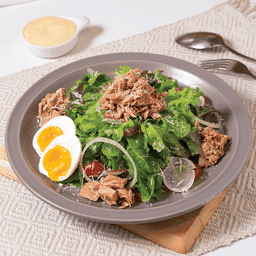 สลัดผักรวมทูน่า