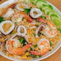 ข้าวผัดทะเล