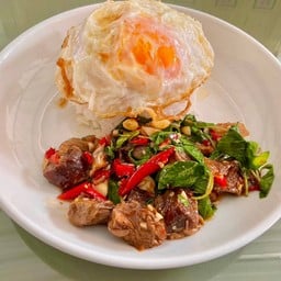 กะเพราหมูตุ๋น+ไข่ดาว ราดข้าว