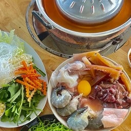 คลองหกหมูกระทะ x อาหารตามสั่ง ลำลูกกา