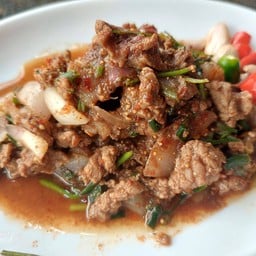 ก้อยเนื้อคั่ว