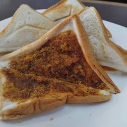 ขนมปังแซนวิชไส้พริกเผาหมูหยอง