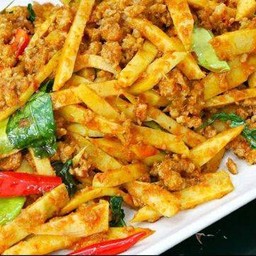 ผัดพริกแกง (ราดข้าว)