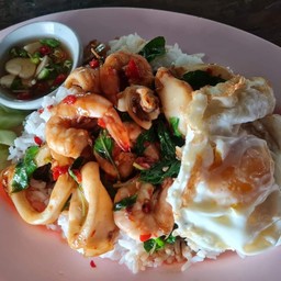 ข้าวกระเพรารวมมิตร