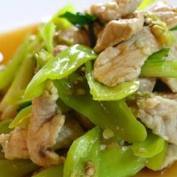 ข้าวผัดพริกหยวก