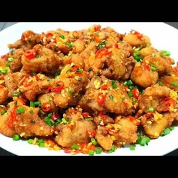 ข้าวไก่กรอบคั่วพริกเกลือ