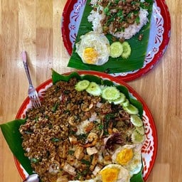 กระเพราท้องแตก