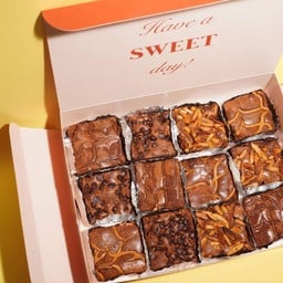 Brownie 12 pcs (บราวนี่ 12 ชิ้น คละรส)