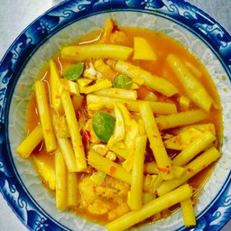 แกงส้มหัวปลา ผักรวม หน่อไม้