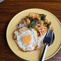 กะเพราสันในไก่