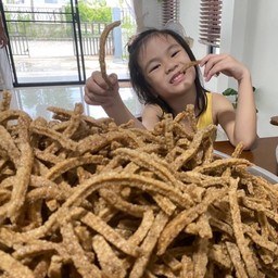 [เซตสุดฮิต] ข้าวเกรียบปลาสติ๊ก 3 แถม 1 + ชาเย็น 22oz.