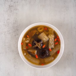 เห็ดหอมตุ๋นเยื่อไผ่ (มังสวิรัติ)