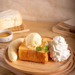 ปังโทสต์ใจฟู(กล้วย+ไอศครีม วนิลลา)