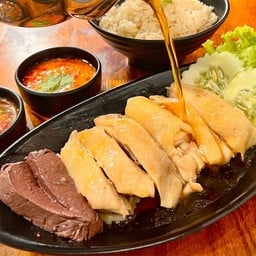 นิวข้าวมันไก่ฮกเกี้ยน สาขา 2 (ไวไว) สีแดง