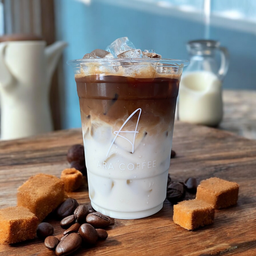 Caramel Macchiato คาราเมลมัคคิอาโต้เย็น