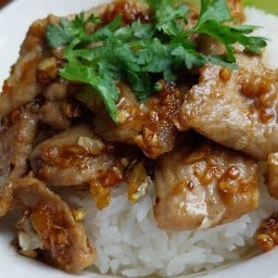 ข้าวหมูทอด บะเต็งพระราม5 by ป้าใจดี พระราม5