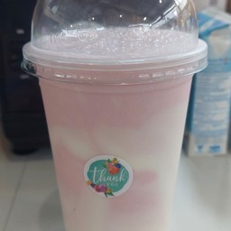 สตอเบอรี่โย้กิร์ติปั่น