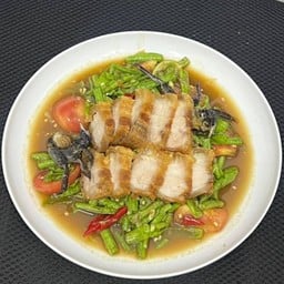 ตำถั่วหมูกรอบ